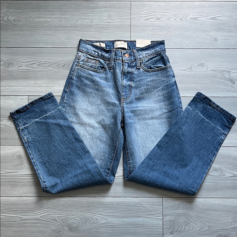 Universal Thread Light Blue Straight Leg Jeans